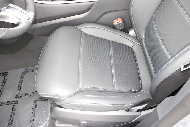new 2025 Mercedes-Benz GLC 300 car, priced at $59,995