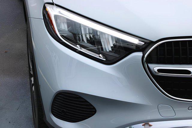 new 2025 Mercedes-Benz GLC 300 car, priced at $59,995
