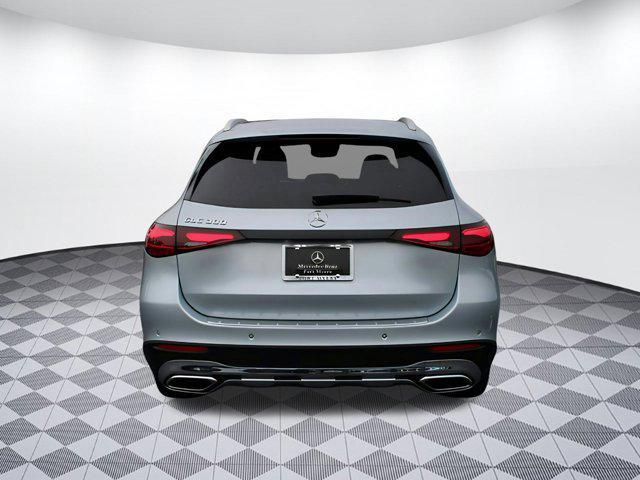 new 2025 Mercedes-Benz GLC 300 car, priced at $59,995