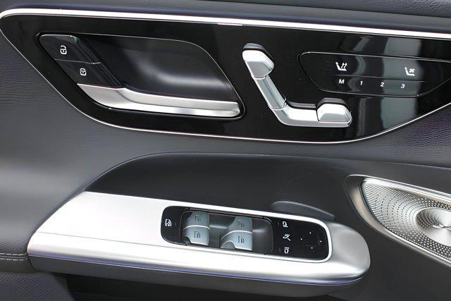 new 2025 Mercedes-Benz GLC 300 car, priced at $59,995