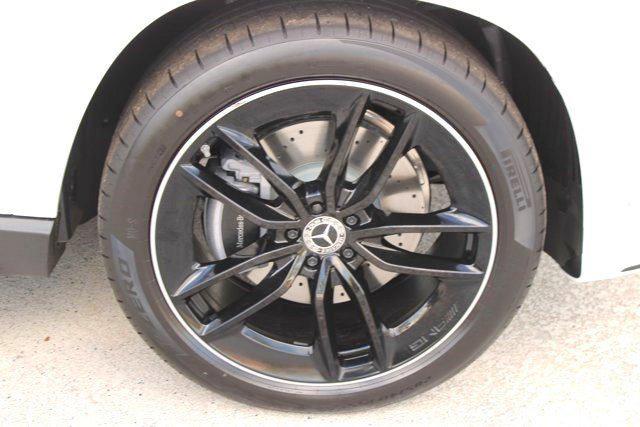new 2025 Mercedes-Benz GLE 580 car, priced at $108,315