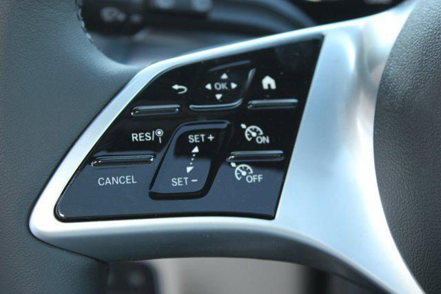 new 2025 Mercedes-Benz GLB 250 car, priced at $49,580