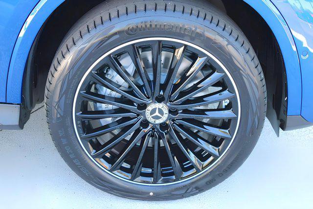 new 2025 Mercedes-Benz GLC 300 car, priced at $71,555