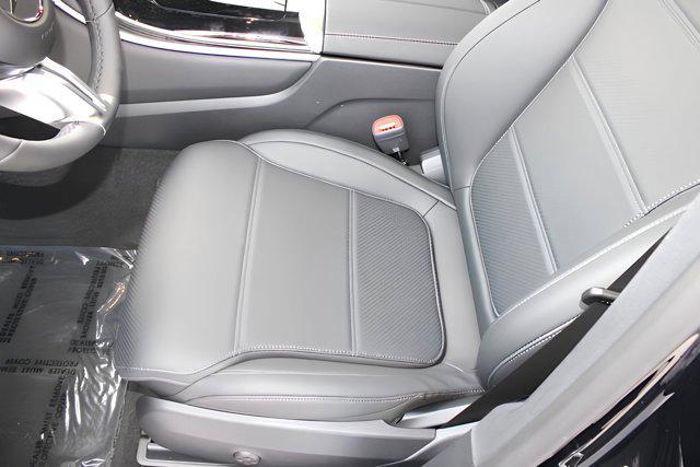 new 2025 Mercedes-Benz GLC 300 car, priced at $56,585