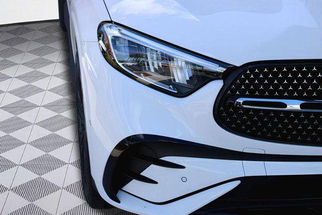 new 2025 Mercedes-Benz GLC 300 car, priced at $60,075