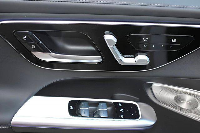 new 2025 Mercedes-Benz GLC 300 car, priced at $60,075
