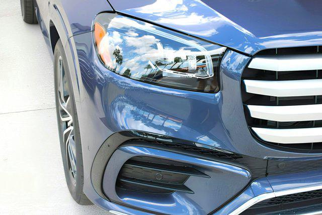 new 2025 Mercedes-Benz GLS 450 car, priced at $105,300