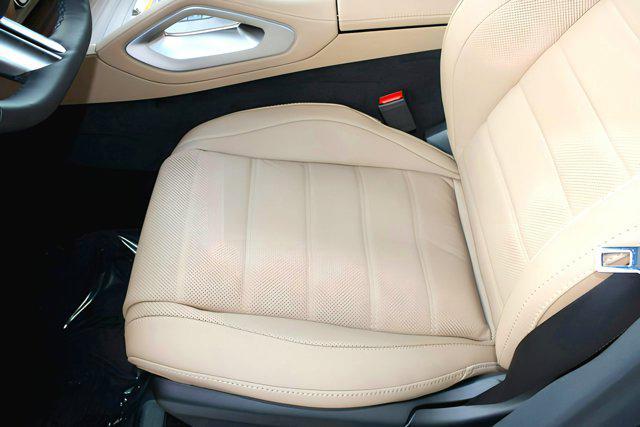 new 2025 Mercedes-Benz GLS 450 car, priced at $105,300