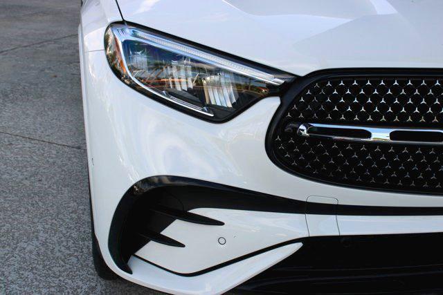 new 2025 Mercedes-Benz GLC 300 car, priced at $60,035