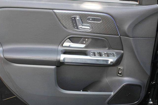 new 2025 Mercedes-Benz GLB 250 car, priced at $48,645