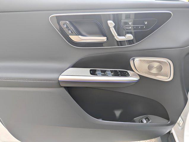 new 2025 Mercedes-Benz GLC 300 car, priced at $59,045