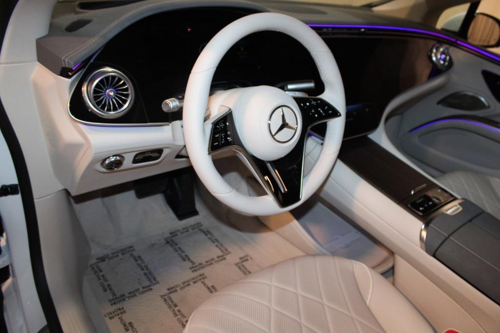 new 2024 Mercedes-Benz EQS 580 car, priced at $137,945
