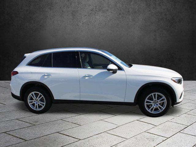 new 2025 Mercedes-Benz GLC 300 car, priced at $56,695