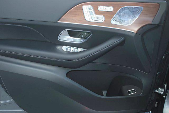 new 2025 Mercedes-Benz GLS 450 car, priced at $95,345