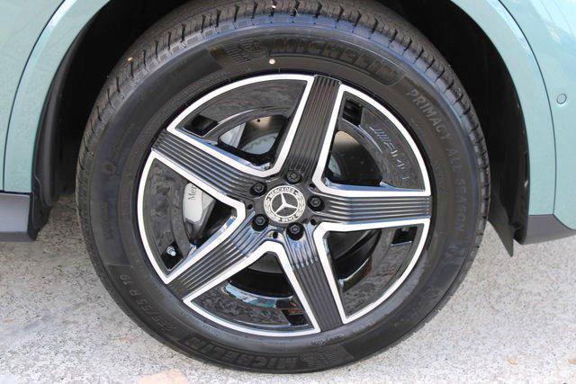 new 2025 Mercedes-Benz GLC 300 car, priced at $69,725