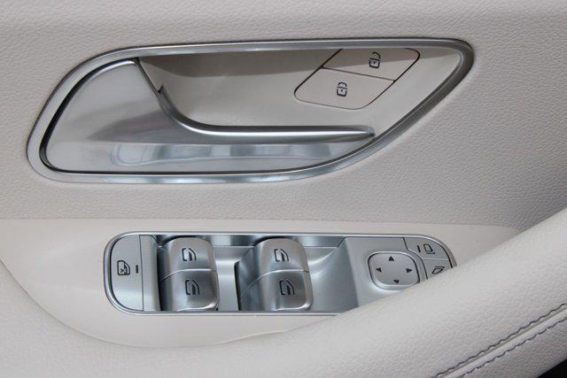 new 2025 Mercedes-Benz GLE 450 car, priced at $84,460