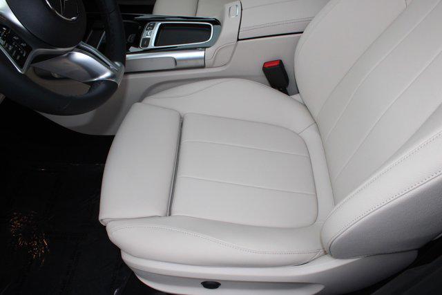 new 2025 Mercedes-Benz GLB 250 car, priced at $49,580