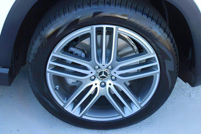 new 2025 Mercedes-Benz GLS 450 car, priced at $91,800