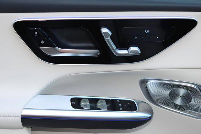 new 2025 Mercedes-Benz GLC 300 car, priced at $56,385