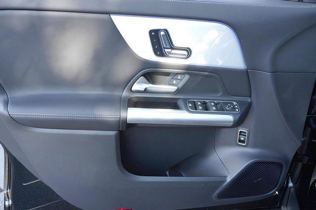 new 2025 Mercedes-Benz GLA 250 car, priced at $47,195