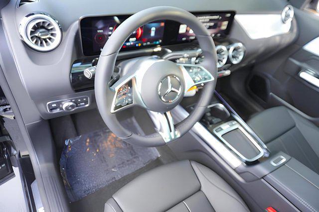 new 2025 Mercedes-Benz GLA 250 car, priced at $47,195