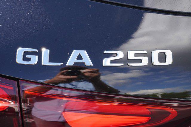 new 2025 Mercedes-Benz GLA 250 car, priced at $47,195