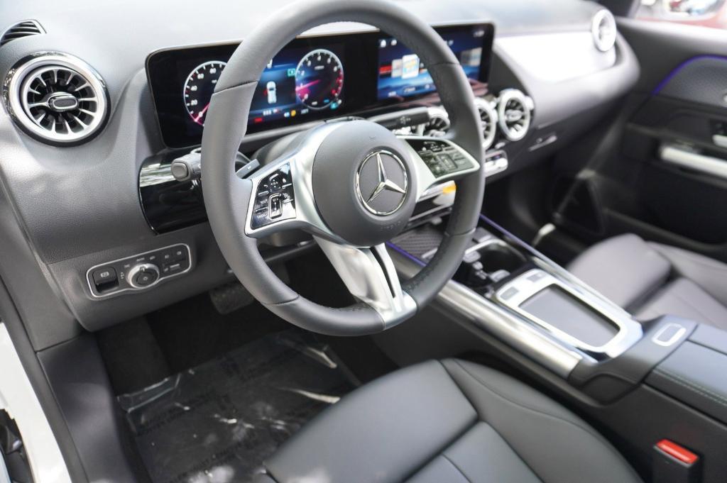 new 2025 Mercedes-Benz GLA 250 car, priced at $48,375