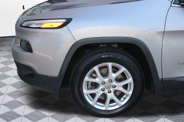 used 2018 Jeep Cherokee car, priced at $9,998
