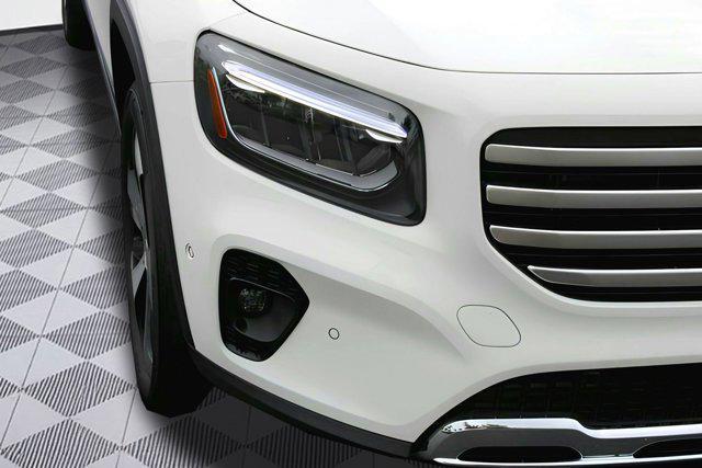 new 2025 Mercedes-Benz GLB 250 car, priced at $53,215