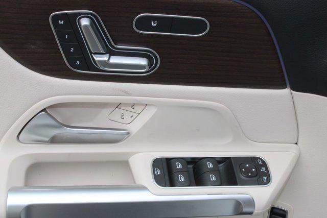 new 2025 Mercedes-Benz GLB 250 car, priced at $53,215