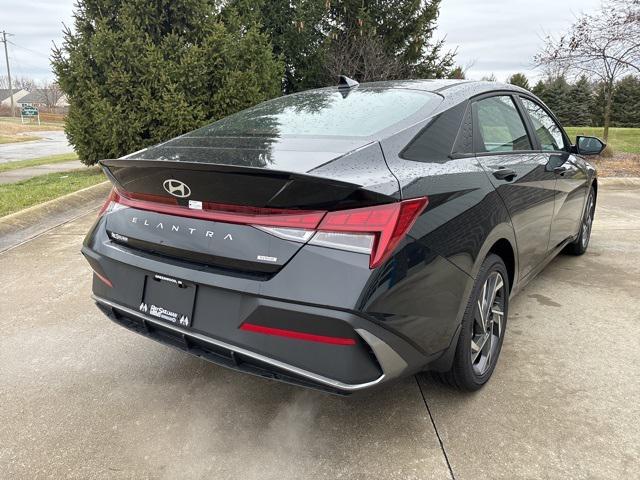 new 2025 Hyundai Elantra HEV car, priced at $28,765