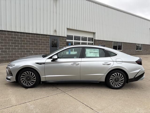 new 2025 Hyundai Sonata Hybrid car, priced at $39,140