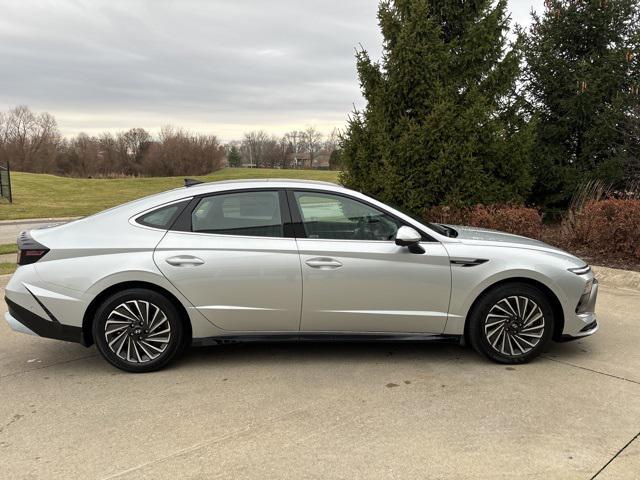 new 2025 Hyundai Sonata Hybrid car, priced at $39,140