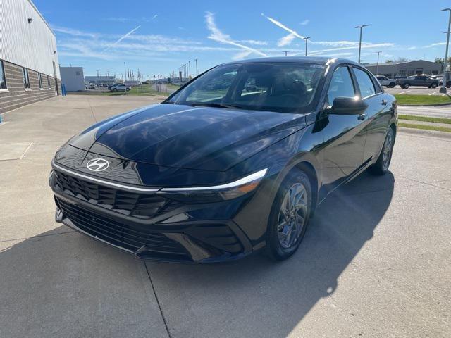 new 2024 Hyundai Elantra car, priced at $23,558