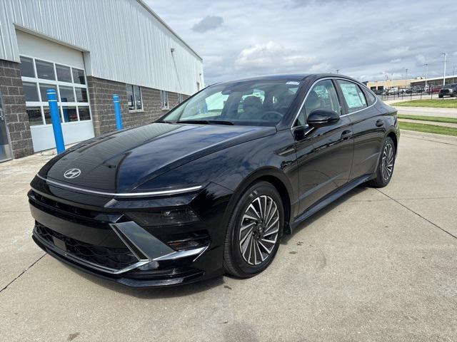 new 2025 Hyundai Sonata Hybrid car, priced at $32,540