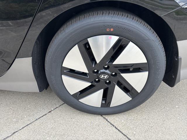 new 2025 Hyundai IONIQ 6 car, priced at $36,901