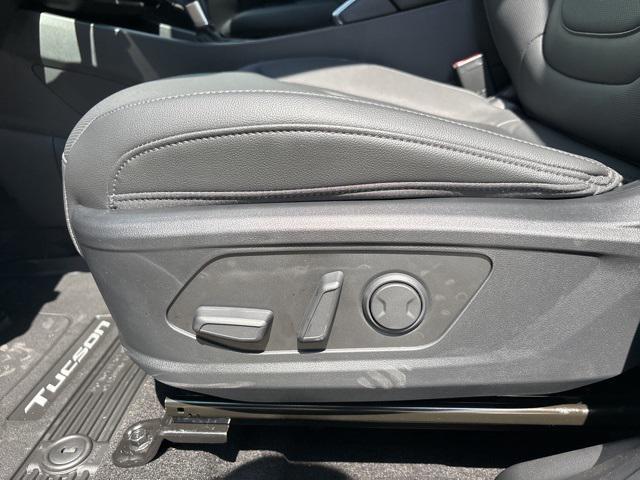 new 2025 Hyundai Tucson car, priced at $35,955