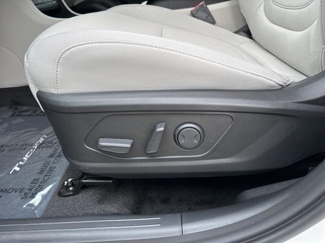 new 2026 Hyundai TUCSON Hybrid car, priced at $36,460