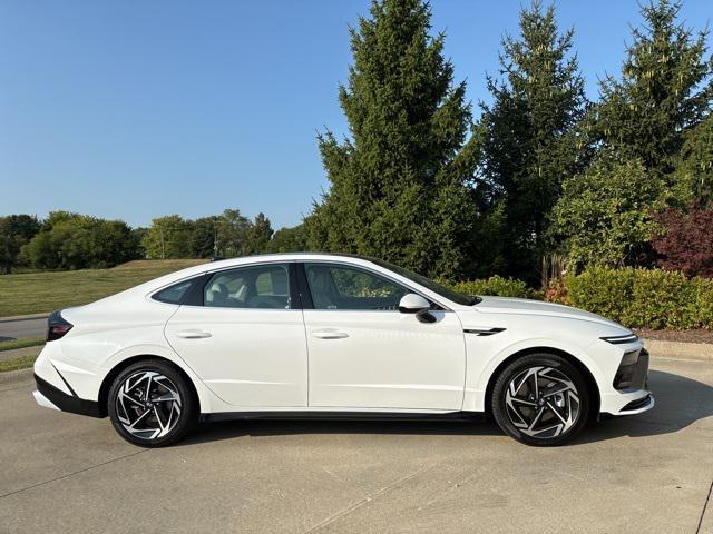 new 2024 Hyundai Sonata car, priced at $30,443