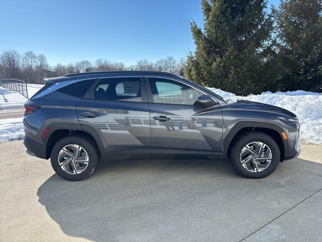 new 2025 Hyundai Tucson Hybrid car, priced at $35,260