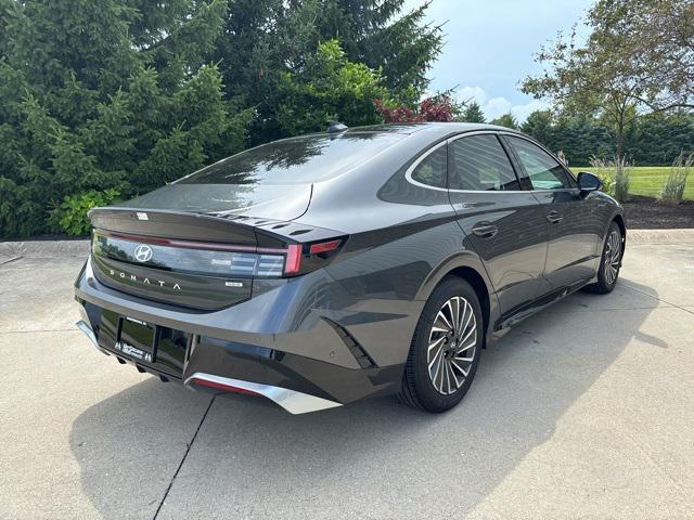 new 2025 Hyundai Sonata Hybrid car, priced at $38,980
