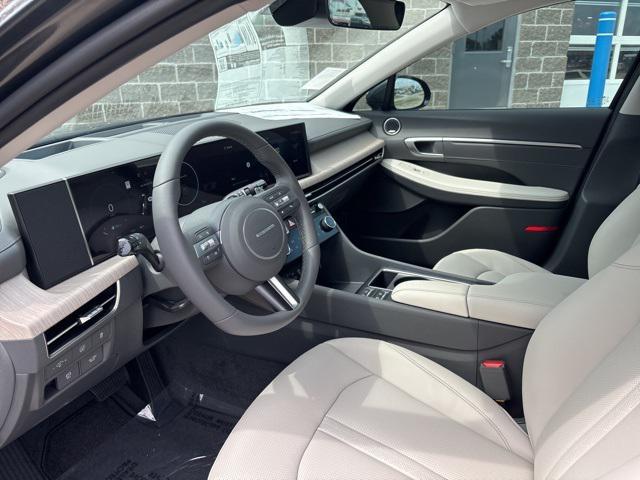 new 2025 Hyundai Sonata Hybrid car, priced at $38,980