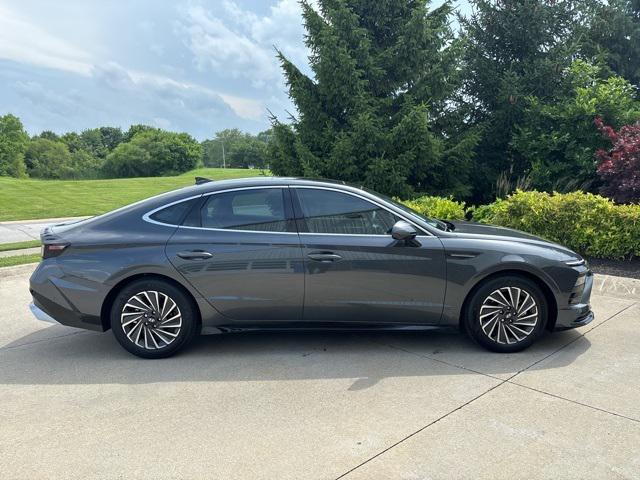 new 2025 Hyundai Sonata Hybrid car, priced at $38,980