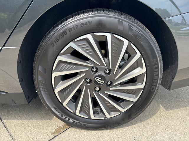 new 2025 Hyundai Sonata Hybrid car, priced at $38,980