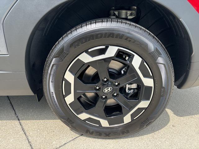 new 2025 Hyundai Santa Fe car, priced at $35,000