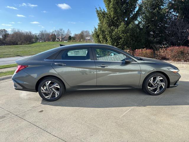 new 2025 Hyundai Elantra car, priced at $27,285