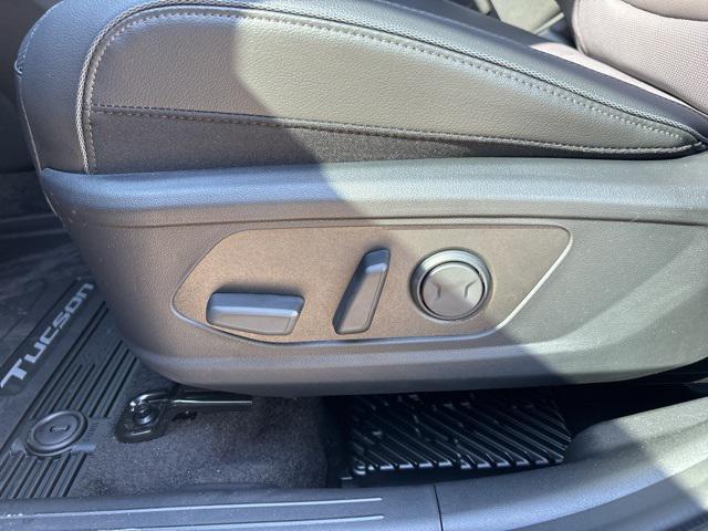 new 2025 Hyundai TUCSON Hybrid car, priced at $42,930