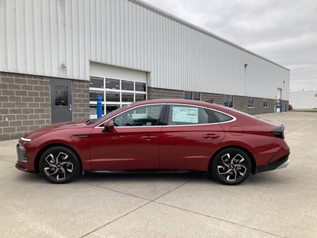 new 2024 Hyundai Sonata car, priced at $29,498