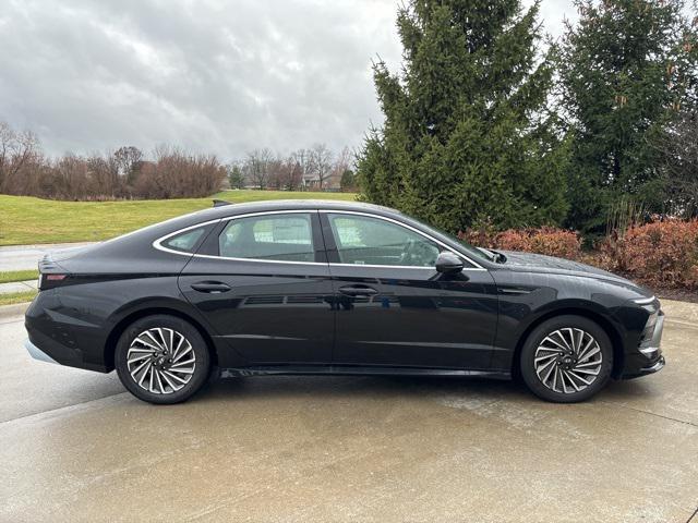 new 2025 Hyundai Sonata Hybrid car, priced at $38,810