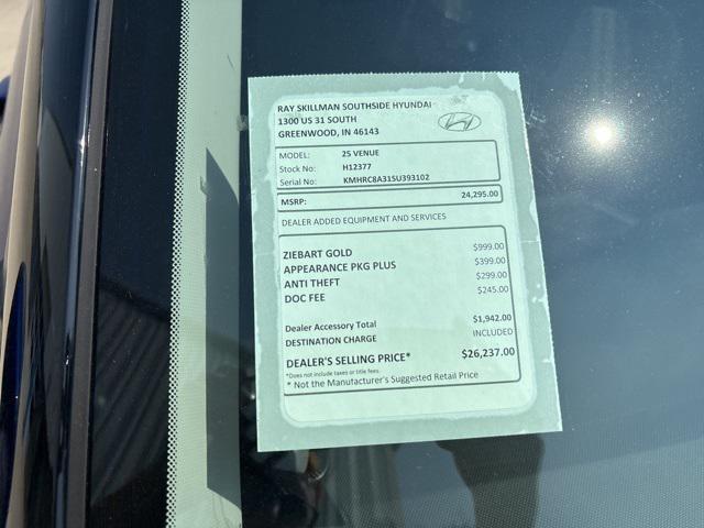 new 2025 Hyundai Venue car, priced at $24,295